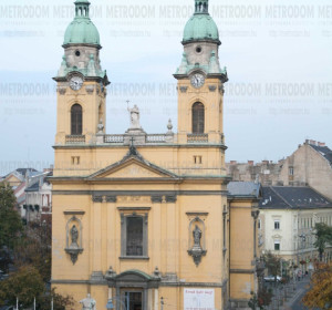 A Horváth Mihály téri templom, félúton a Mátyás tér és a József körút között
