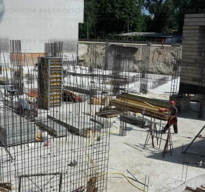 2015. július 03. a kánikula ellenére is halad a munka, az F épület pinceszint falain dolgozunk 