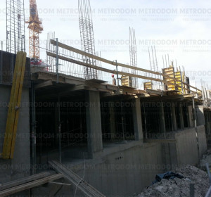2015. szeptember 03. Az Ambrus utcai építkezésen kész a földszint, épül az első emelet.