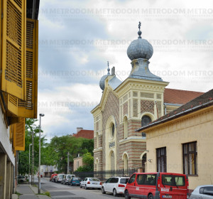Az Újpesti Nagyzsinagóga egy ma is működő zsinagóga, 1885-ben épült.