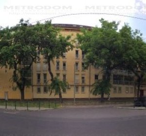 A közeli Kassák Lajos utca panoráma fotója, itt egy remek játszótér is.